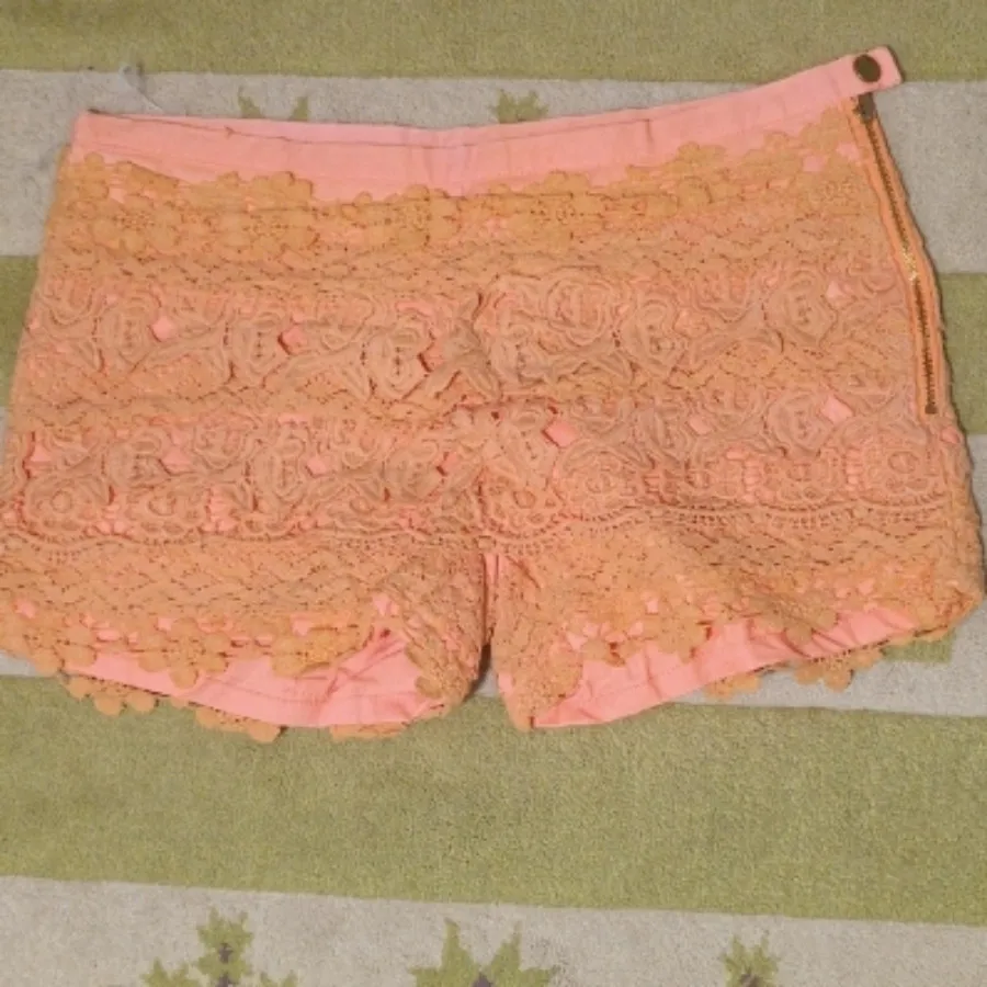 شلوارک گل‌بهی