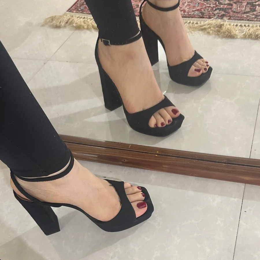 کفش پاشنه‌دار خارجی