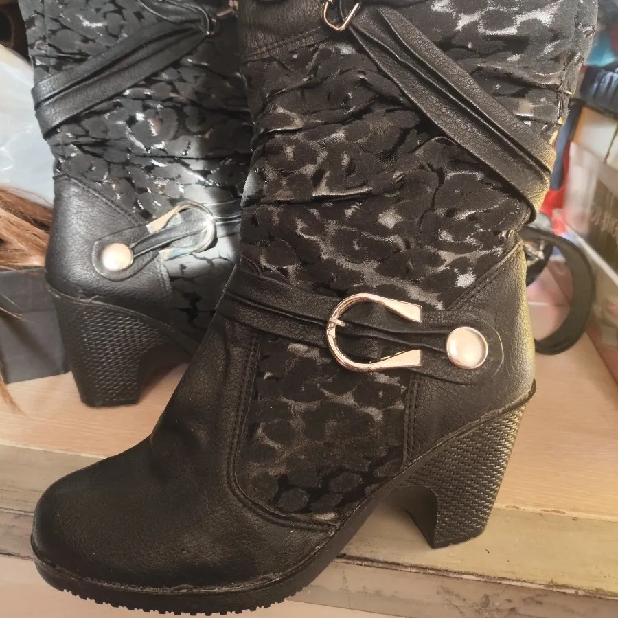 پوتین مشکی کاملا نونو