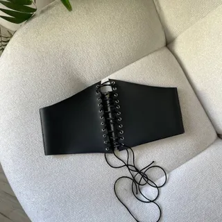 کمربند چرم رو لباسی