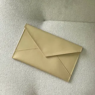 کیف دستی کرم