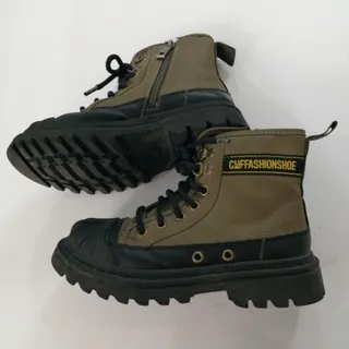 بوت بچه گانه