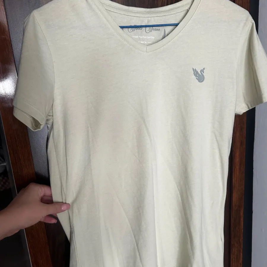 تیشرت سبز پسته ای