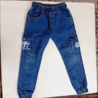 شلوار جین یا لی بچگانه