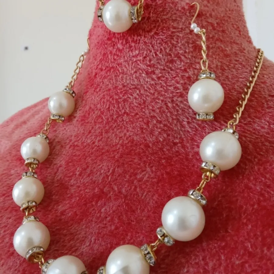 گردنبند و گوشواره...