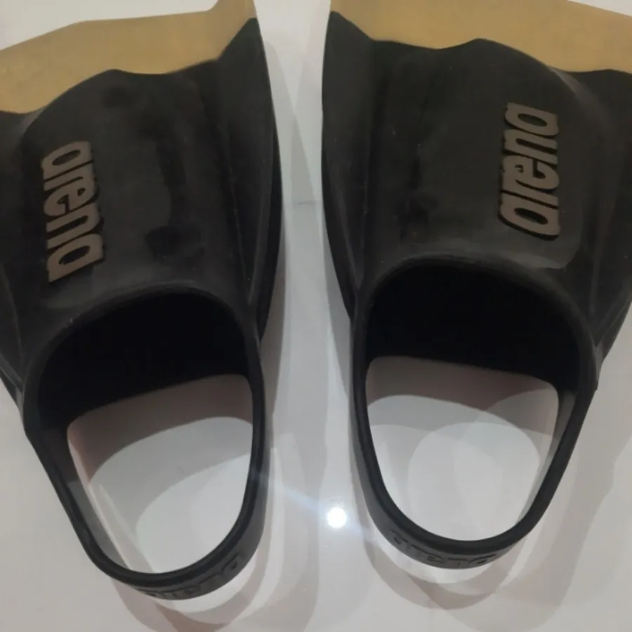 فین قدرتی شنا