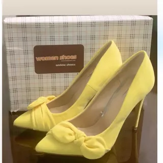 کفش پاشنه دار