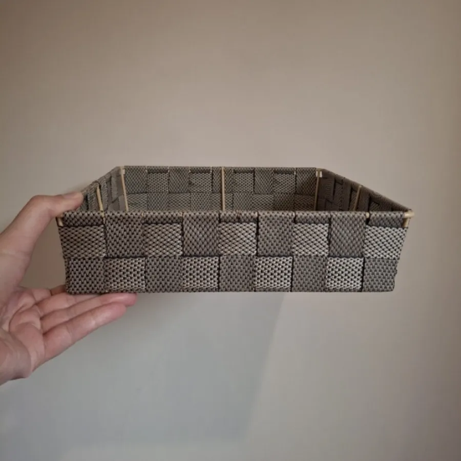 سبد نان و سبزی