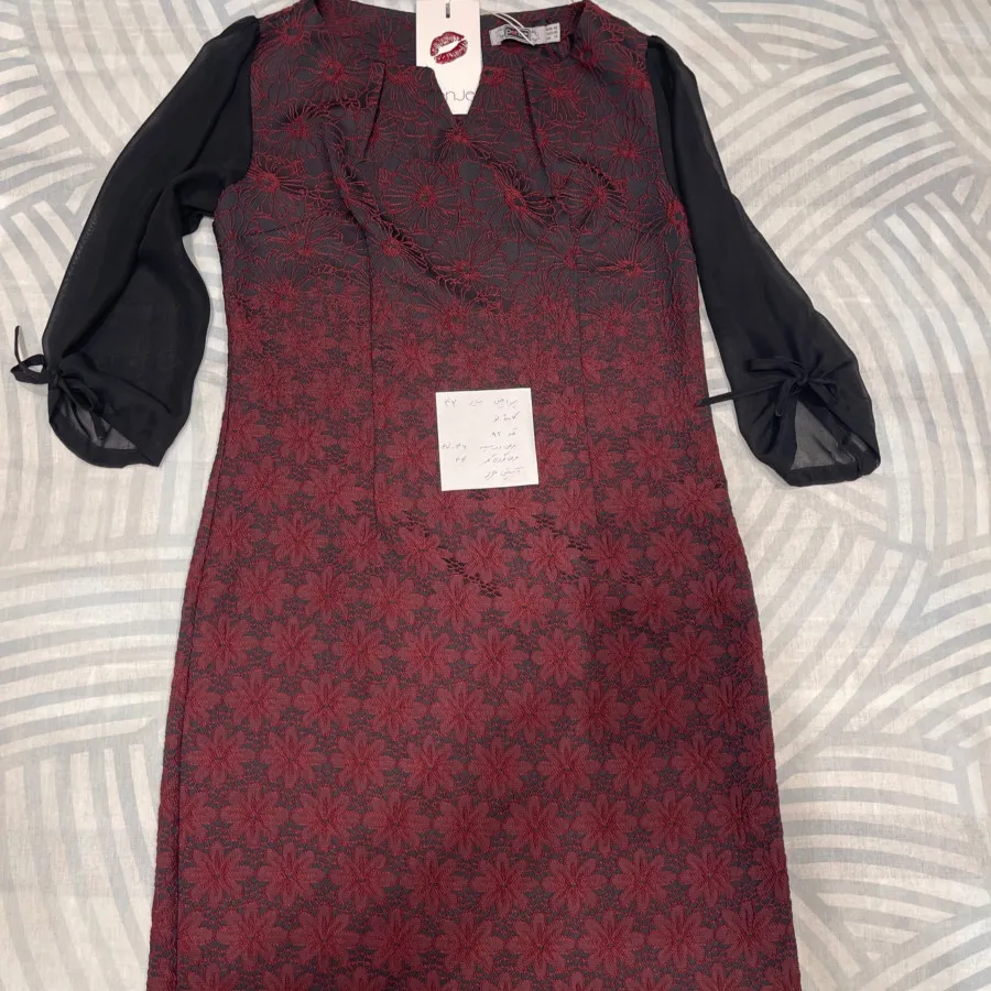 پیراهن زرشکی کاملا نو