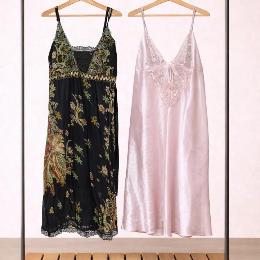 دوتا لباس خواب