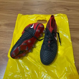 کفش فوتبال نایک مجیستا