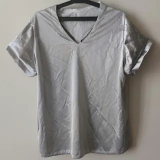 تی‌شرت یقه هفت نقره‌ای