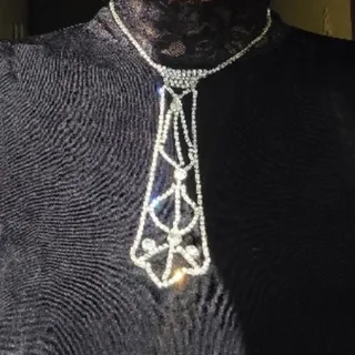 کروات نگینی