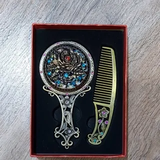 ست شانه و آینه برنجی