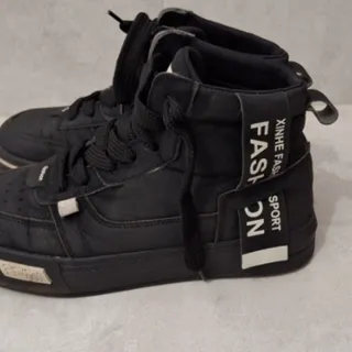 کفش اسپرت ساق‌دار مشکی