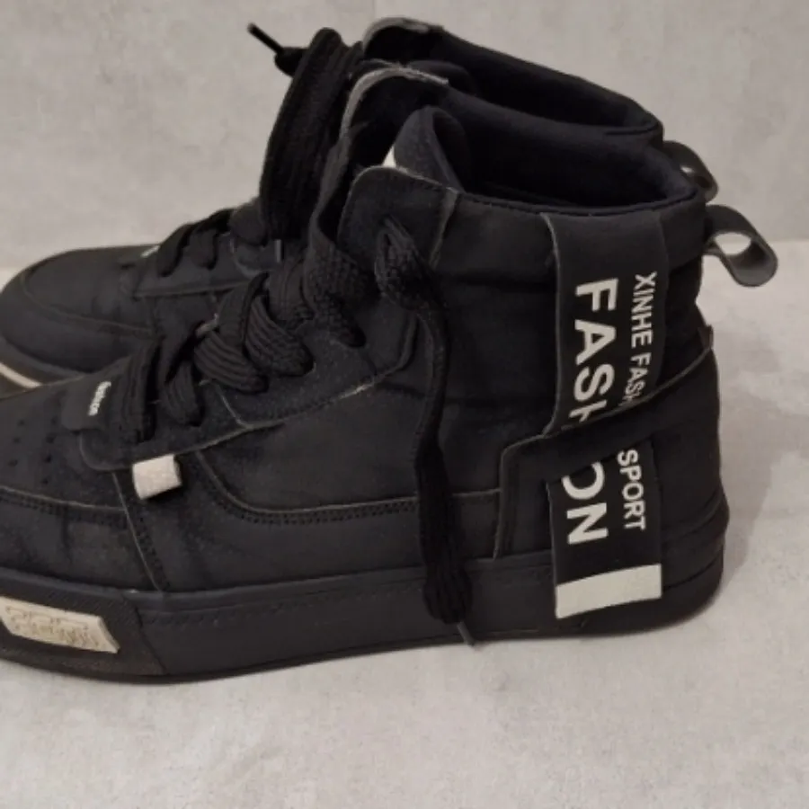 کفش اسپرت ساق‌دار مشکی