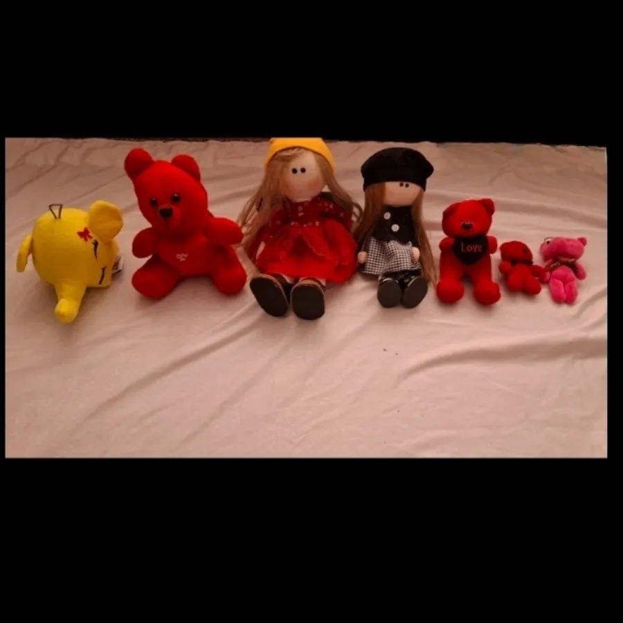 تعدادی عروسک دکوری