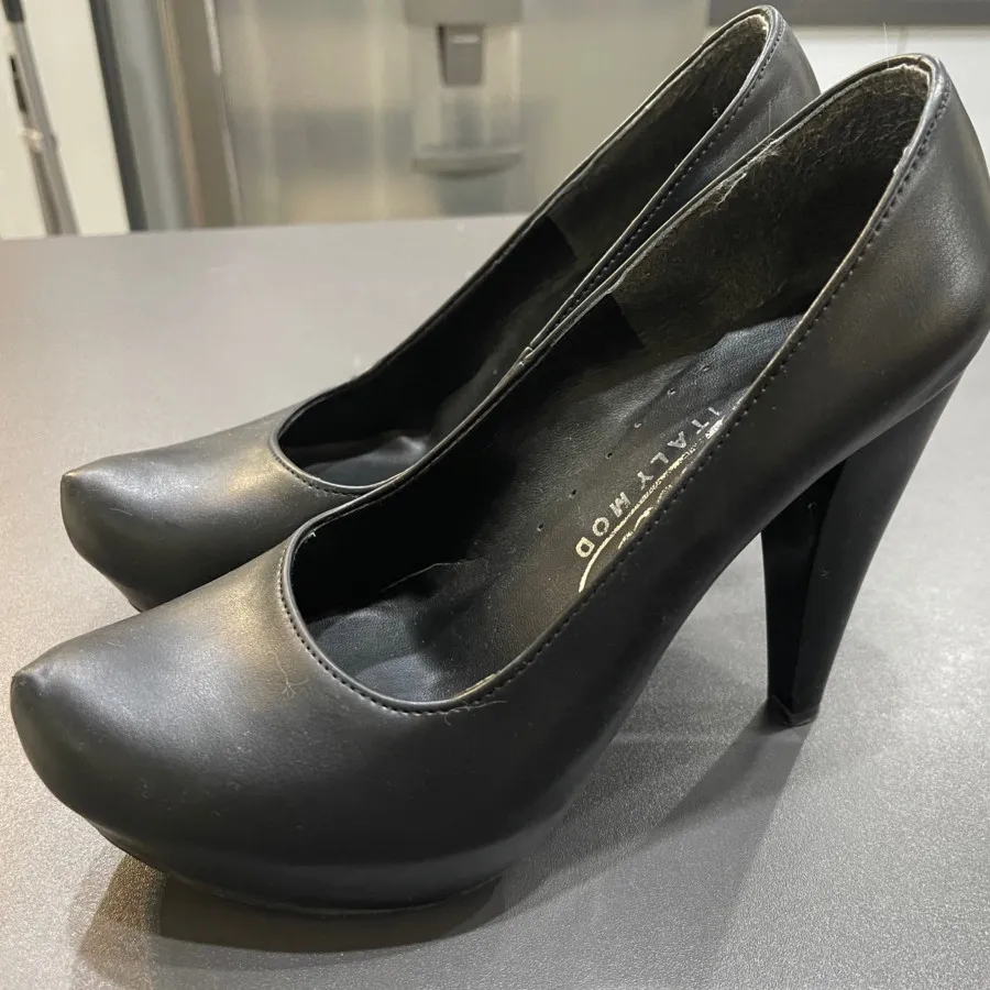 کفش پاشنه دار