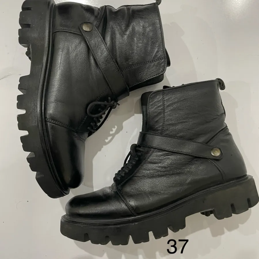 بوت چرم پاندورا