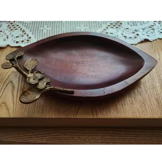 ظرف چوبی با گلای برنجی