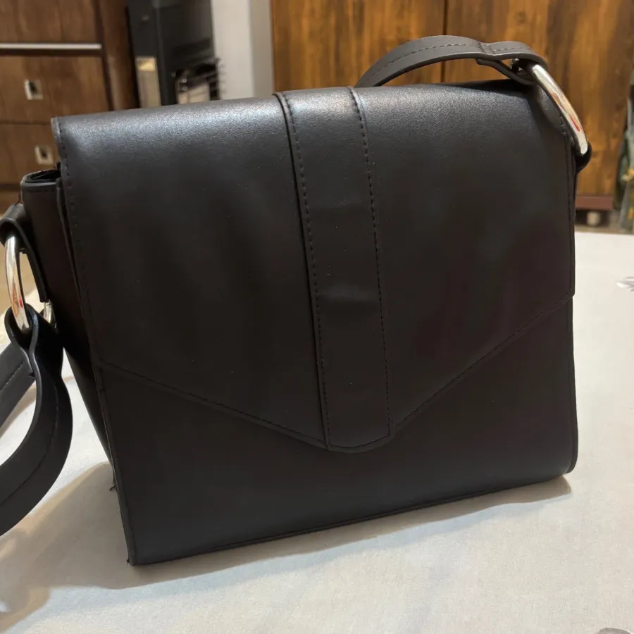 کیف برشکا مشکی