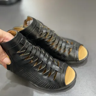 کفش پاشنه دار چرررم