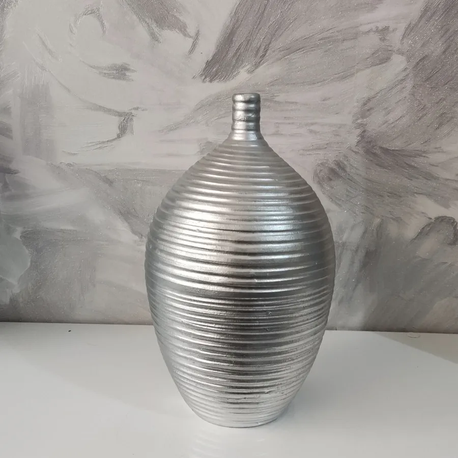 گلدان نقره ای بزرگ