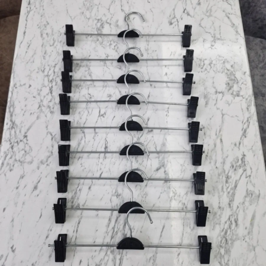 چوب لباسی ، شلوار و دامن