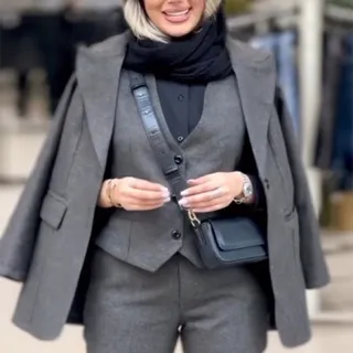 کت و شلوار و جلیقه