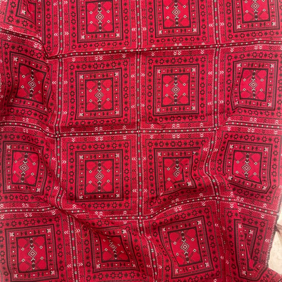 پارچه سوزندوزی قرمز مشکی