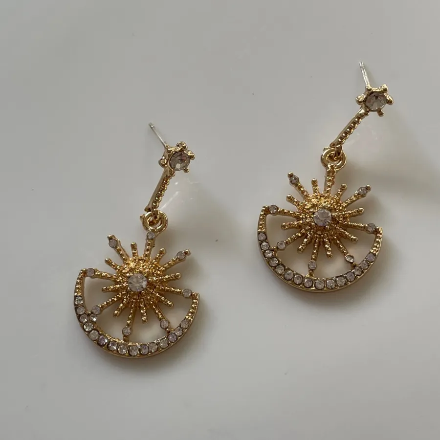 گوشواره با میخ نقره