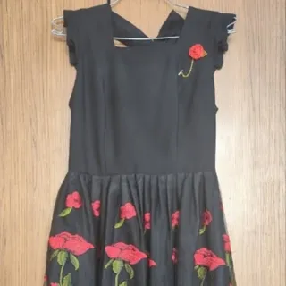 پیراهن مشکی