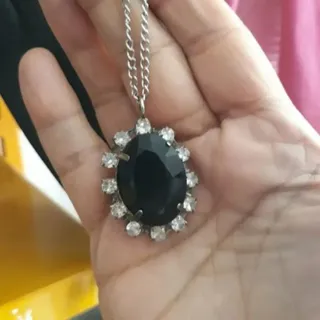 گردنبندوگل سینه وگوشواره