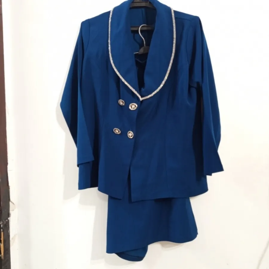 کت و دامن زنانه