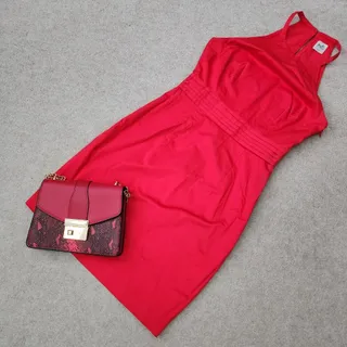 پیراهن قرمز