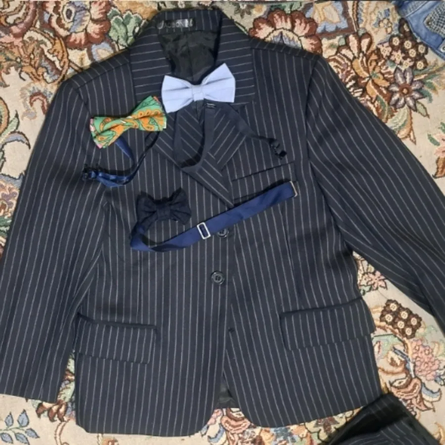 کت شلوار و پاپیون