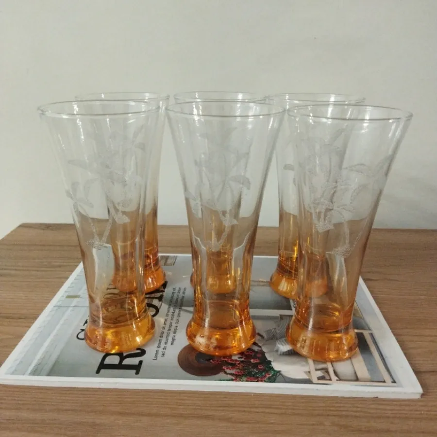 لیوان طرح دار رنگی