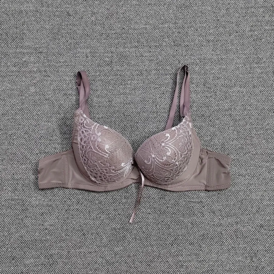 سوتین اسفنجی رنگ خاص