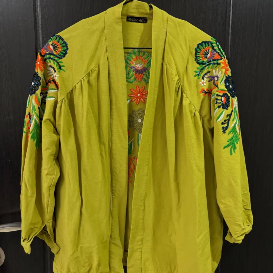 شومیز‌مانتویی‌کار شده