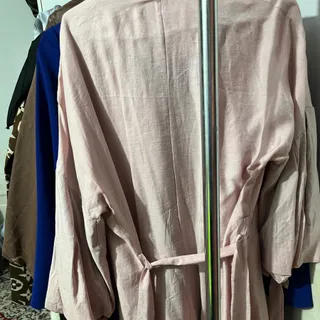 مانتو جلو باز