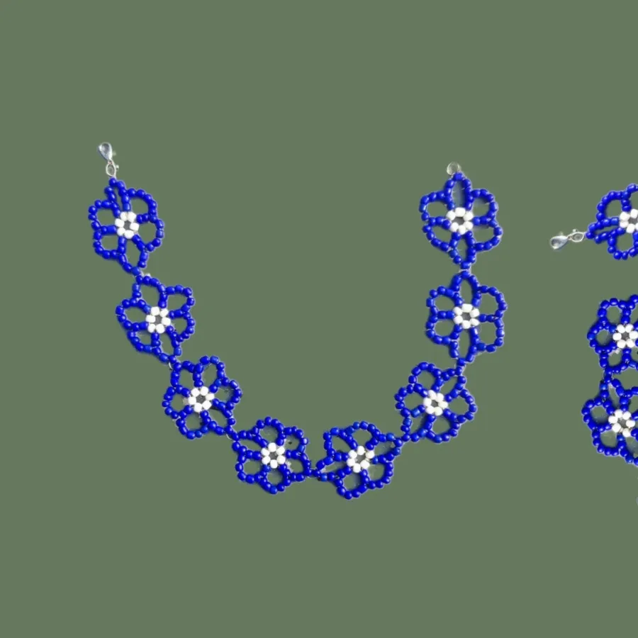 گردنبند منجوق دوزی طرح گل