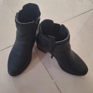 نیم بوت مجلسی طبی