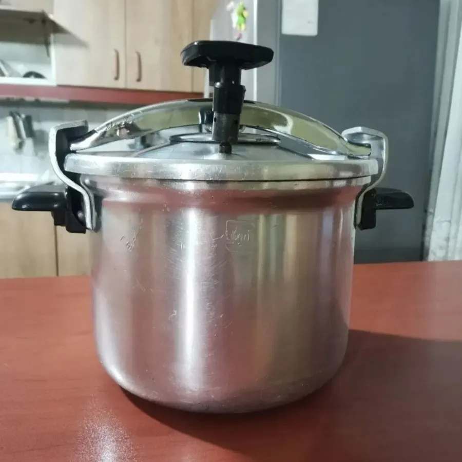 زود پز 8 لیتری استاندارد