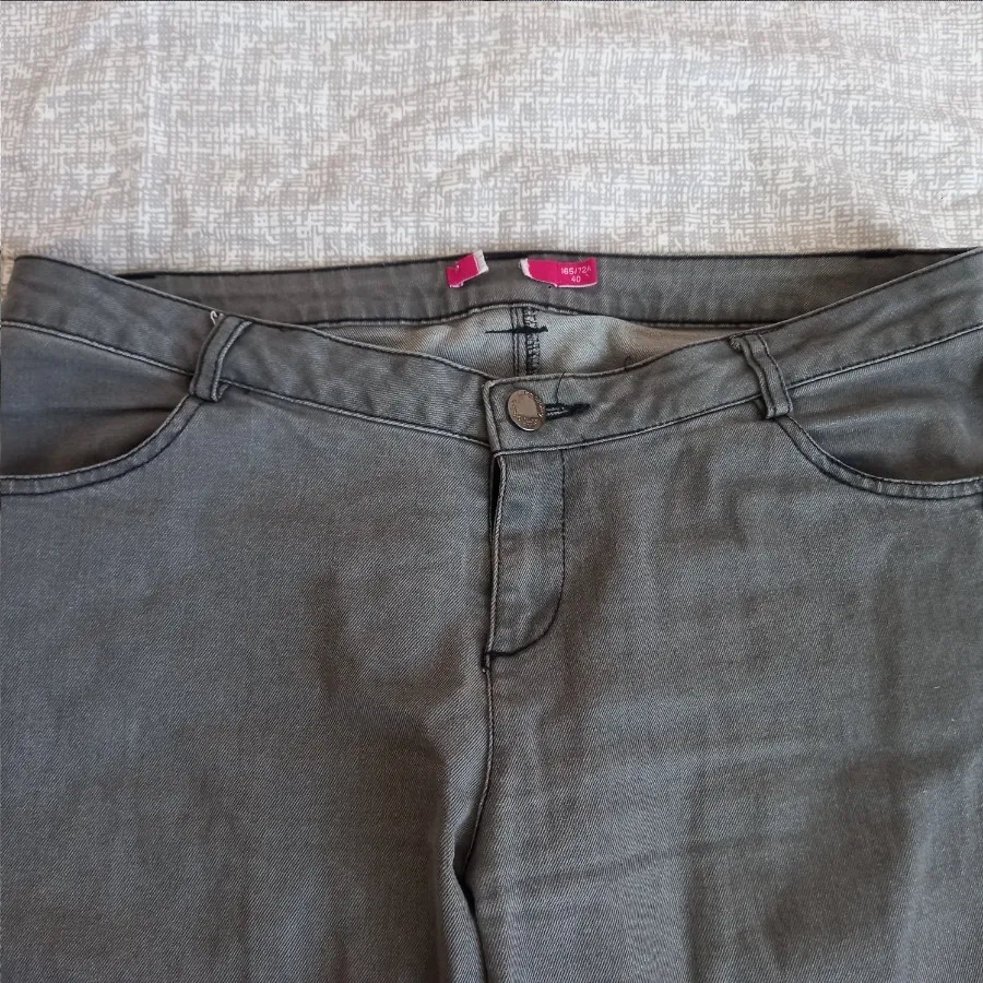 شلوار لی خاکستری