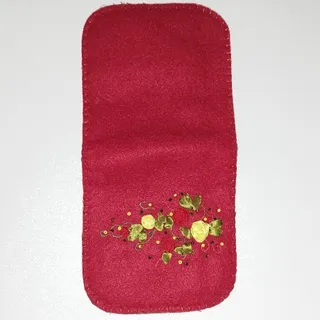 کیف پول قرمز