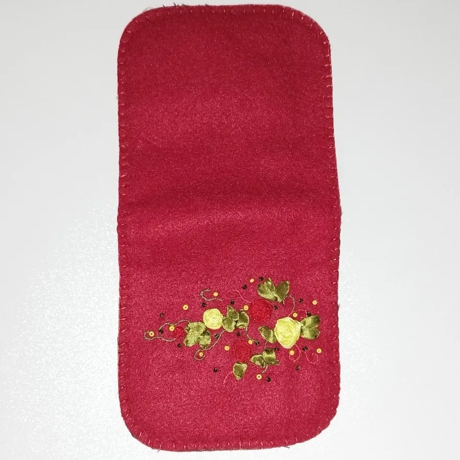 کیف پول قرمز