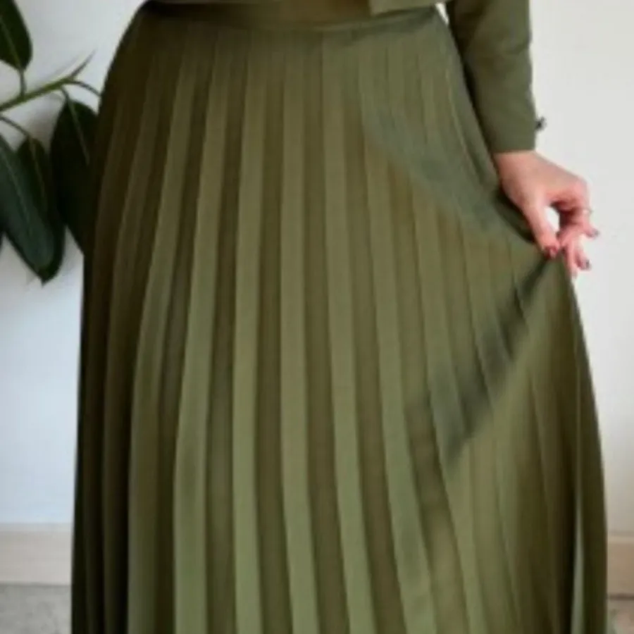 دامن بلند پلیسه