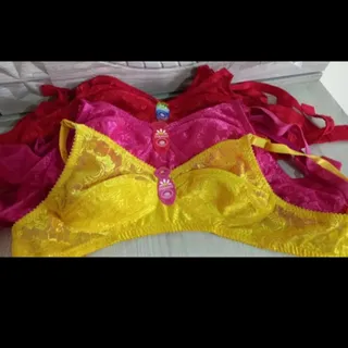 سوتین دخترانه