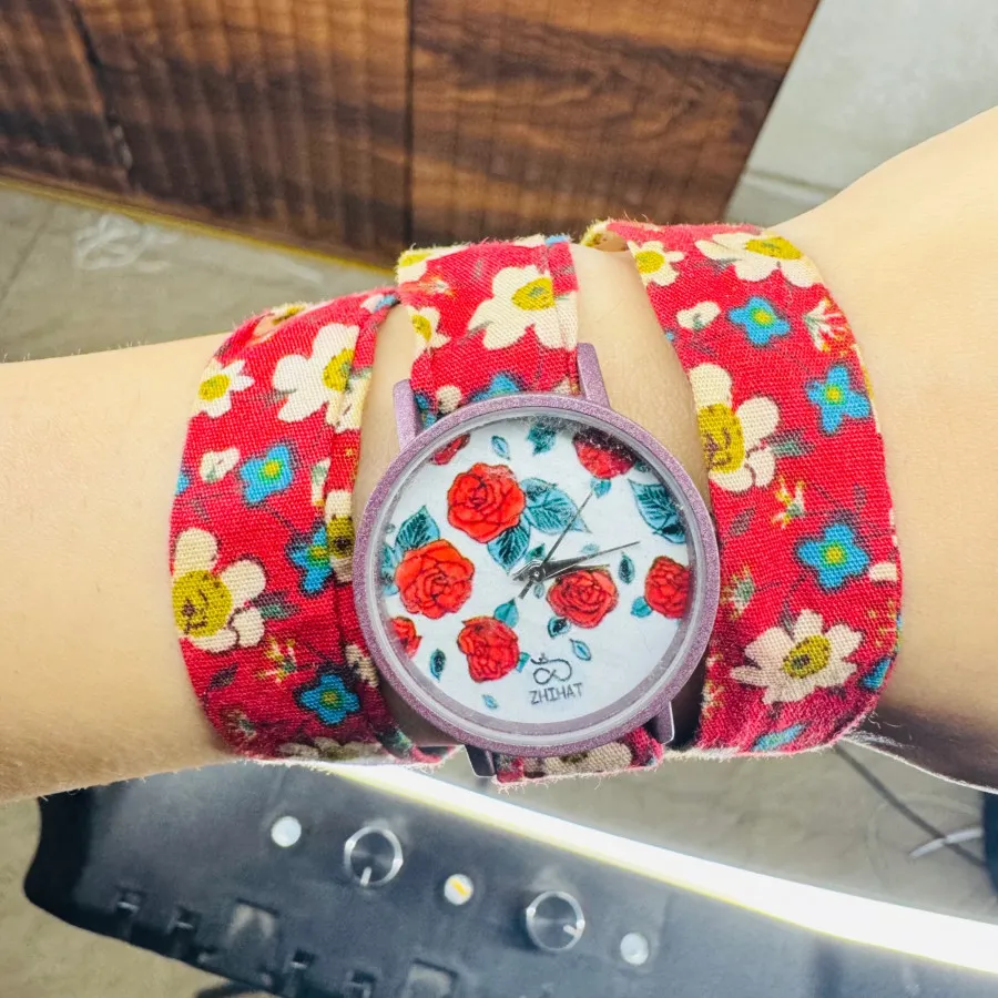 ساعت زنان پارچه ای سنتی?