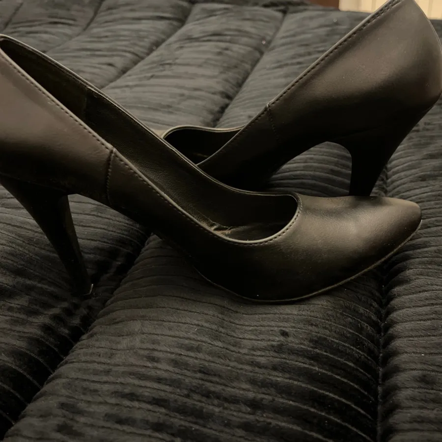 کفش مجلسی پاشنه بلند چرم